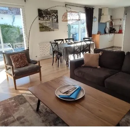 Holiday home Casa Jane Gujan-Mestras